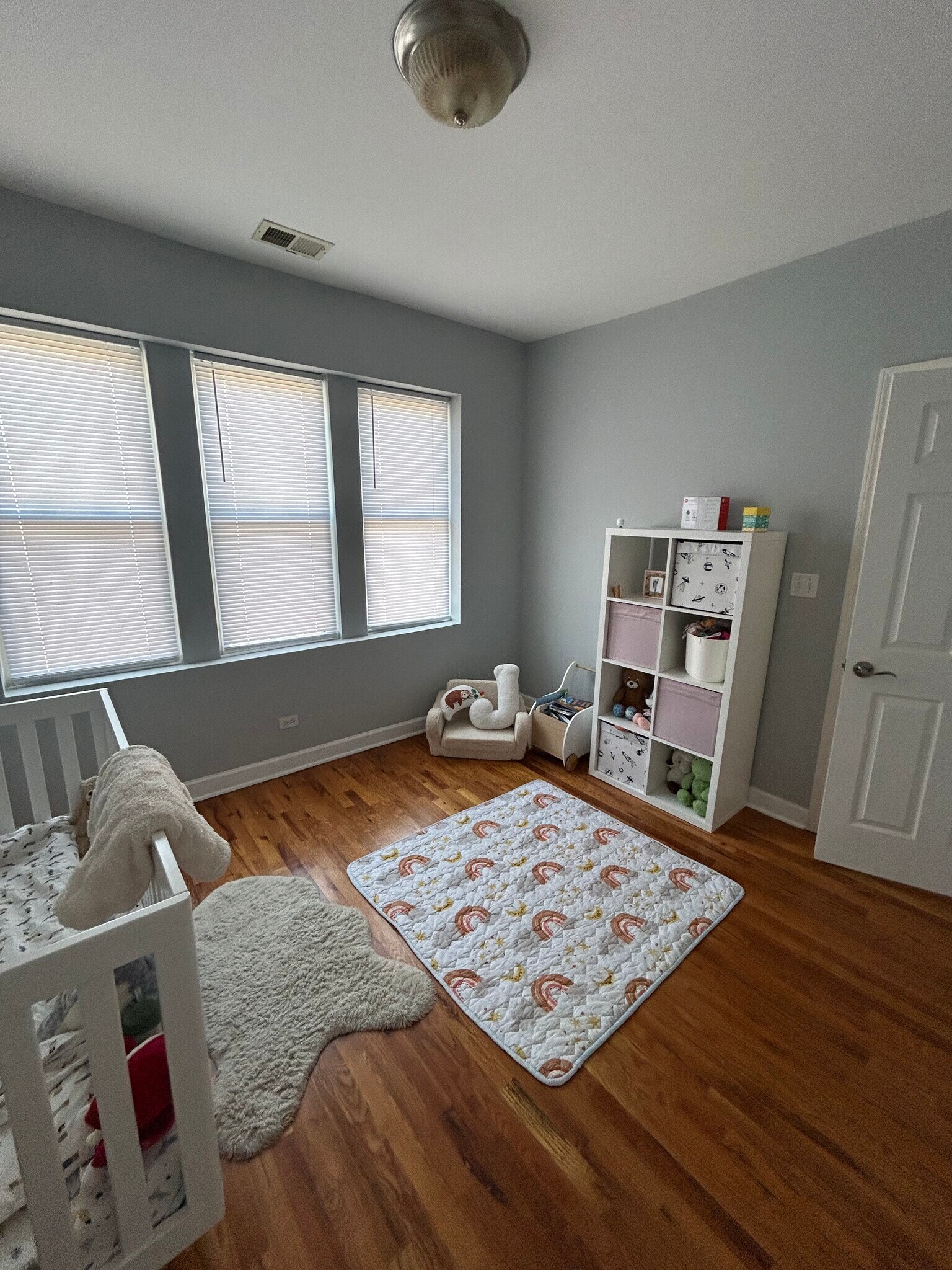 Building Photo - 2253 W Rosemont Ave