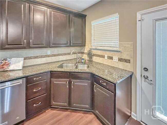 Building Photo - 278 Willow Point Cir