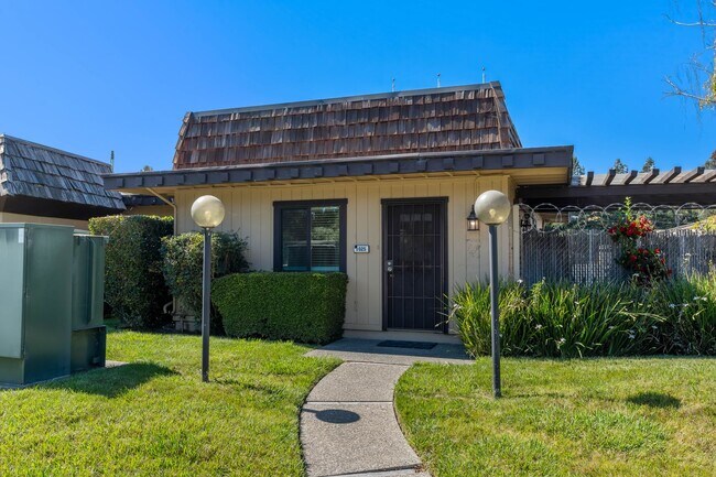 Building Photo - Unique 2 Bedroom, 1 Bath Stand-Alone House...