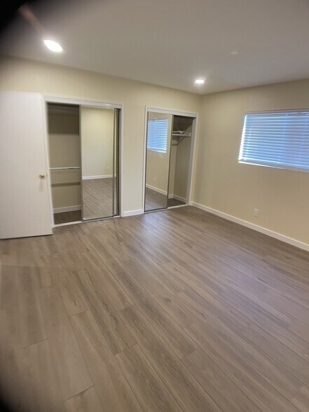 Building Photo - 9019 Cedros Ave