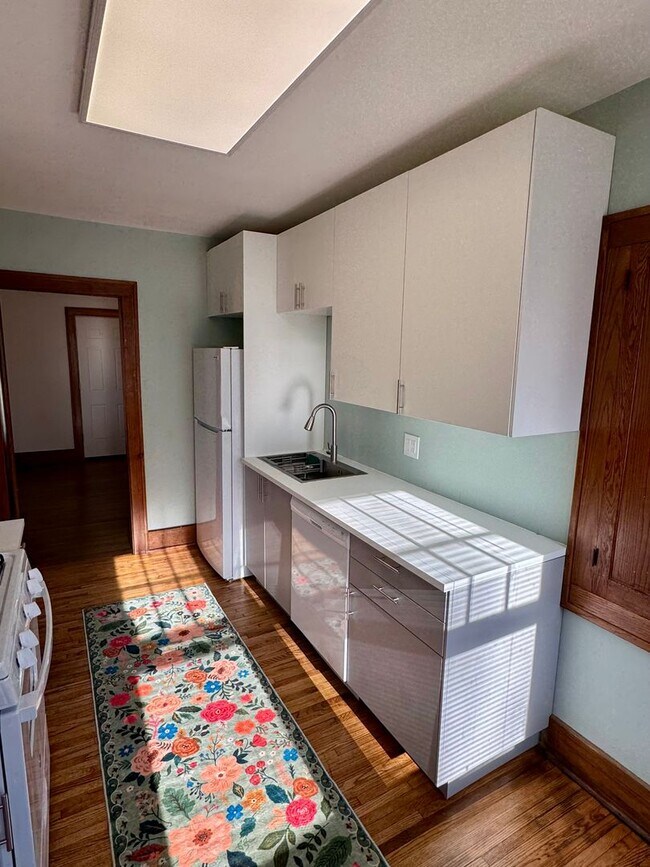 Building Photo - Charming 4-Bedroom Home in Private Setting