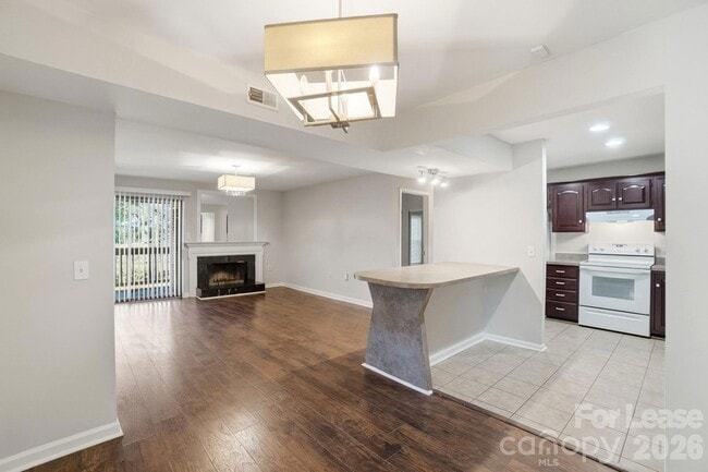 Building Photo - 4948 Sardis Rd