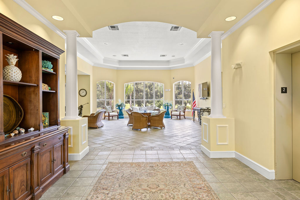 Building Photo - 5060 Fairways Cir