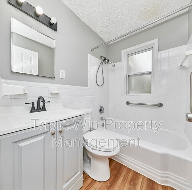 Building Photo - 10128 Ashbrook Dr