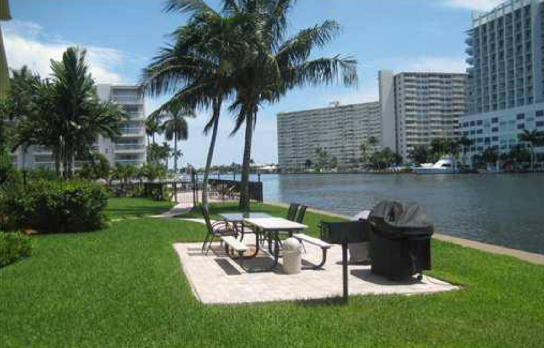 BBQ by Intracostal - 2881 NE 32nd St