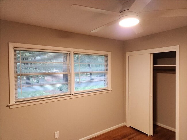 Building Photo - 3174 Vine Cir