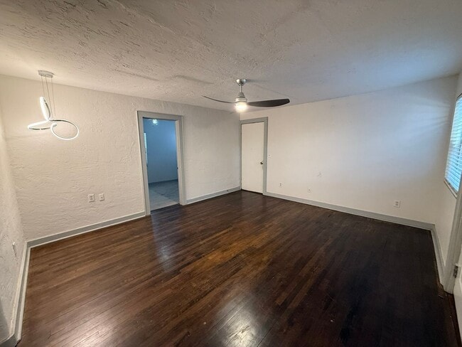 Building Photo - 1235 Virginia Dr