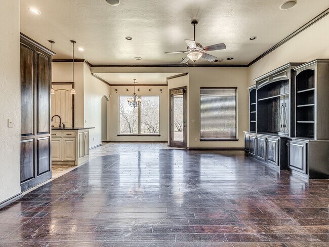 Building Photo - Luxury Rental Home in Edmond Schools + Com...