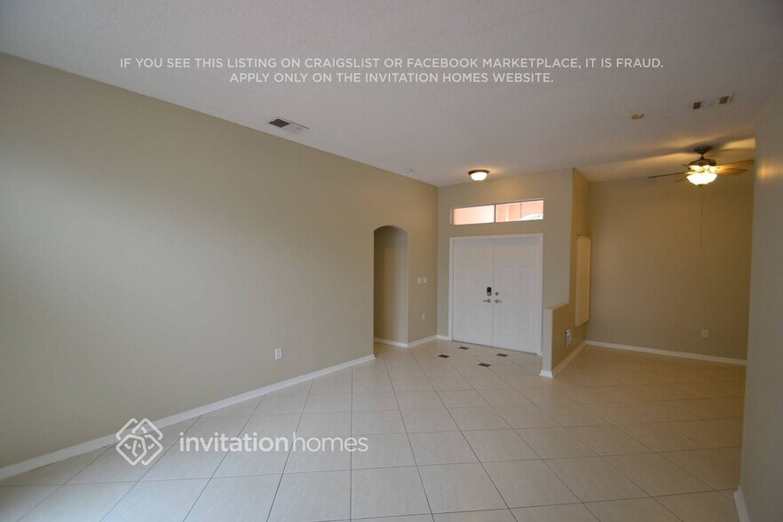 Building Photo - 2333 NW 195th Ave