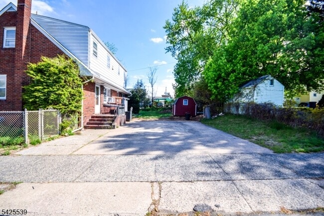 Building Photo - 20 N 13th St