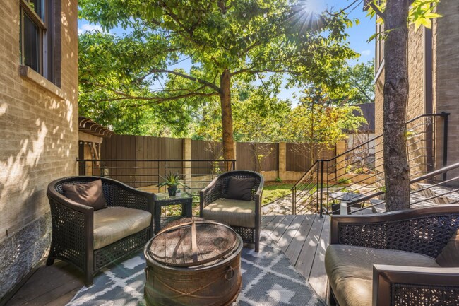 Building Photo - 1127 Glendale Ln