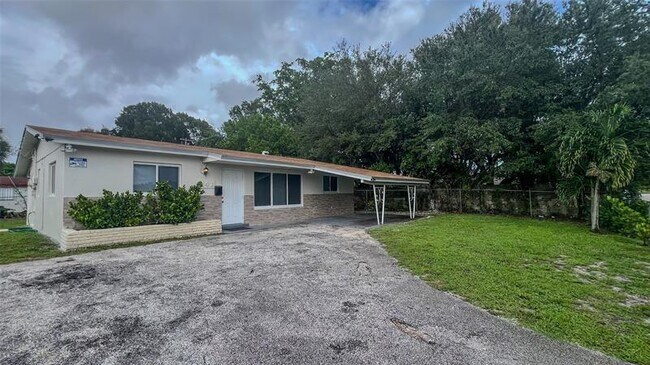 Primary Photo - 3141 NW 14th St