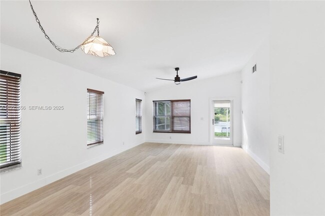 Building Photo - 1050 SW 164th Ave