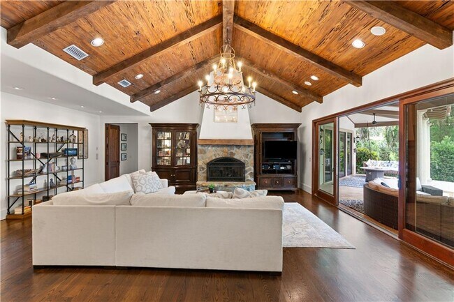 Building Photo - 305 Hawkins Island Dr