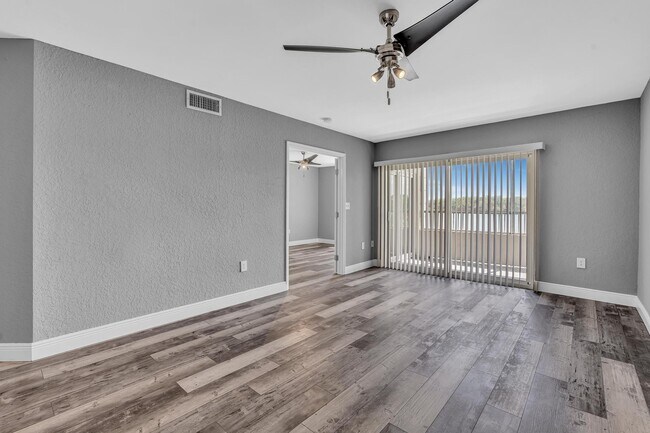 Building Photo - 2803 N Oakland Forest Dr