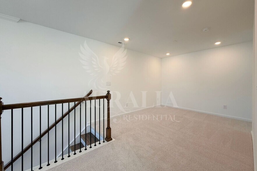 Building Photo - 1036 Red Finch Way