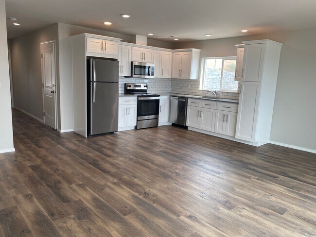 Building Photo - Apple Casitas Condominiums