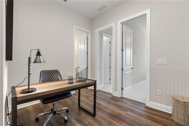 Building Photo - 613 Stickley Oak Way