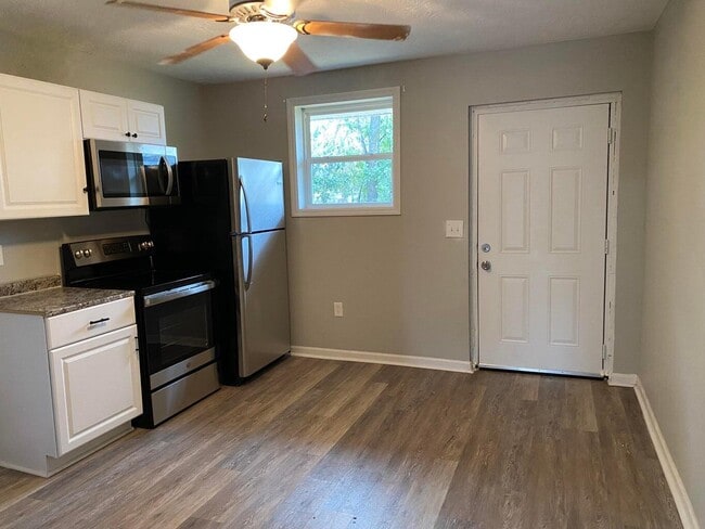 Building Photo - 1508 Dunns Ln