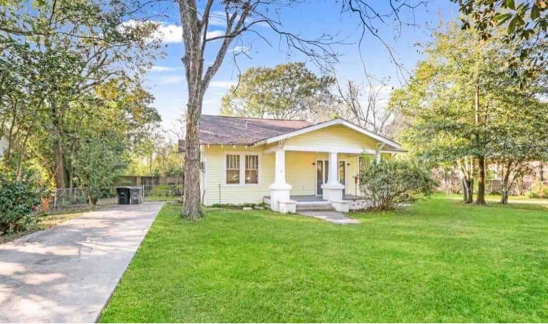 Primary Photo - 352 East Dr