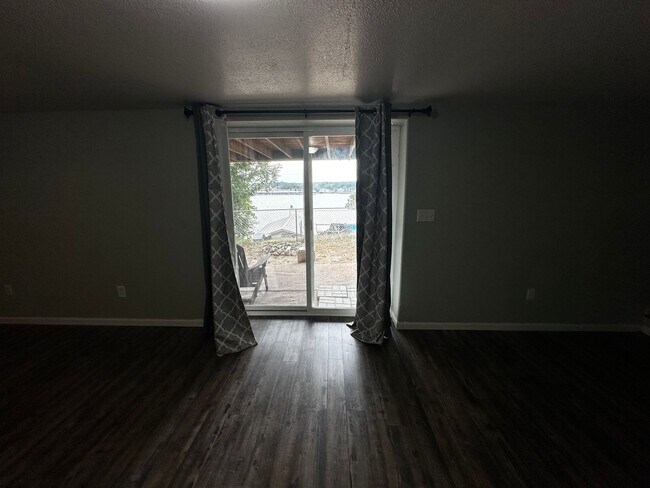 Building Photo - 4 Bedroom House with Lake views!
