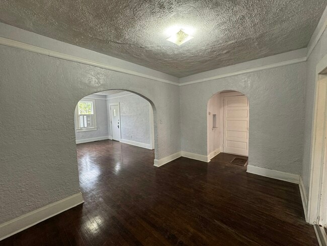 Building Photo - 435 Alta Woods Blvd