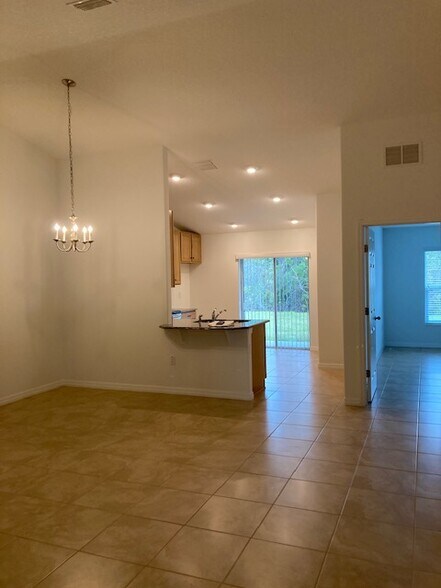 Building Photo - 21 Wood Arbor Ln