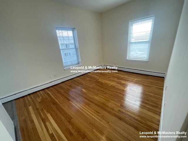 Building Photo - 2 Ware St