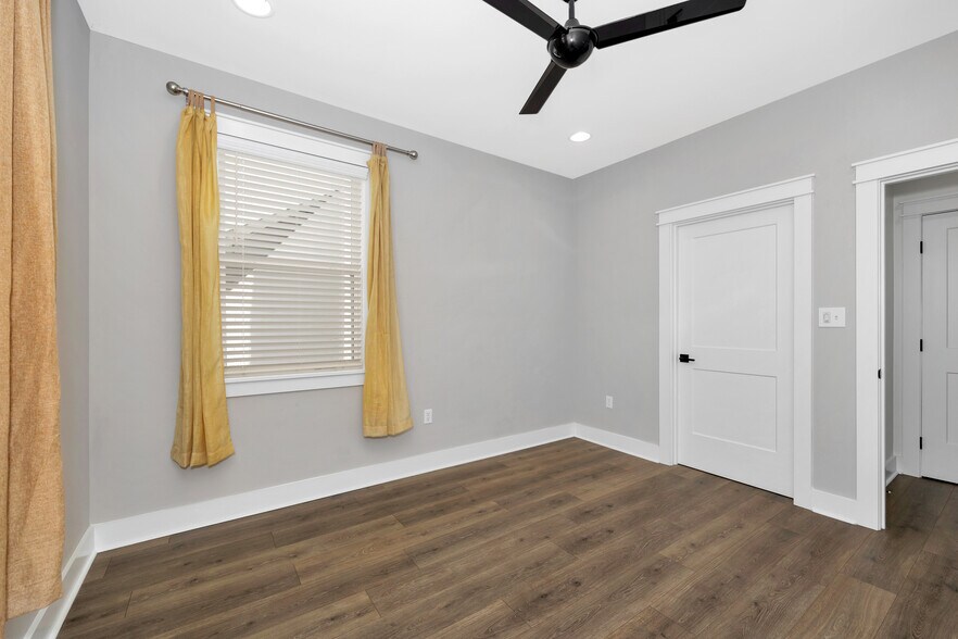 Building Photo - 2907 8th Ave SW