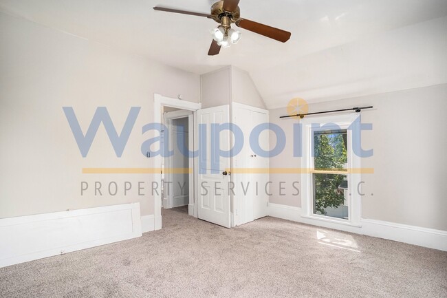 Building Photo - 114 E Maple St