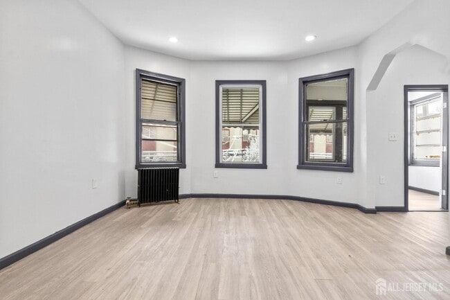 Building Photo - 211 N 13th St