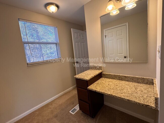 Building Photo - 104 Benedict Ln