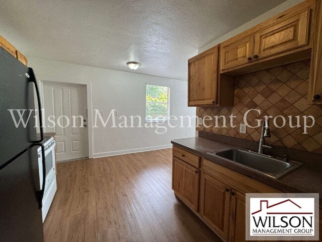 Building Photo - 5315 Davisson Ave