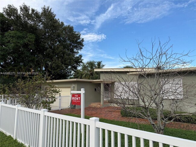 Building Photo - 800 SW 8th Terrace