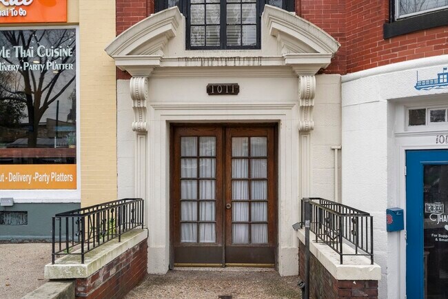 Building Photo - 1011 Beacon St