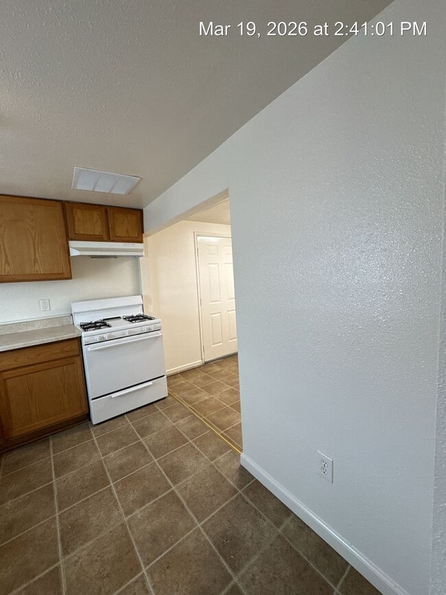 Building Photo - Cozy Corcoran home for rent!