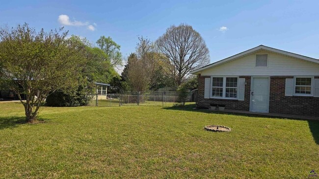 Building Photo - 106 Mason Dr