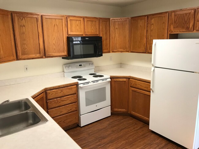 Building Photo - 1704-1706-1706 Juniper Dr