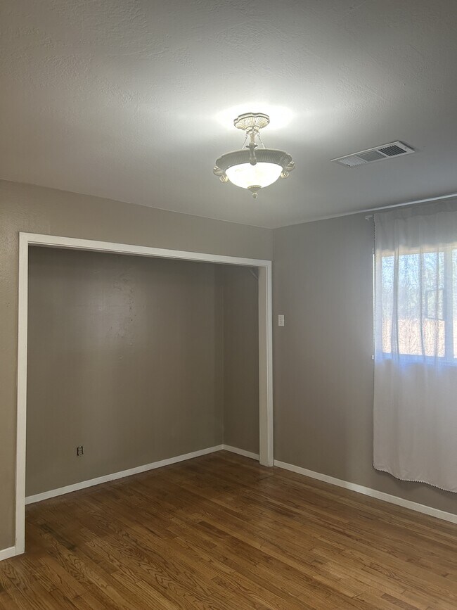 Building Photo - 137 Las Flores Ave