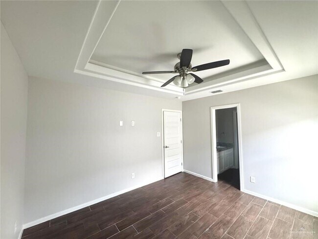 Building Photo - 1304 Alta Vis Dr