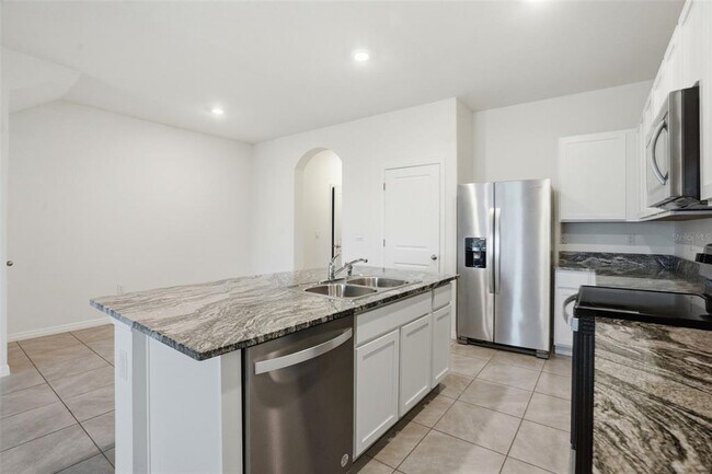 Building Photo - 5267 Dragonfly Dr