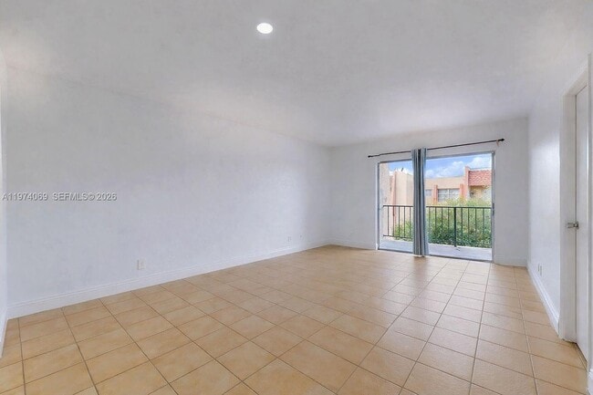 Building Photo - 13715 Kendale Lakes Cir