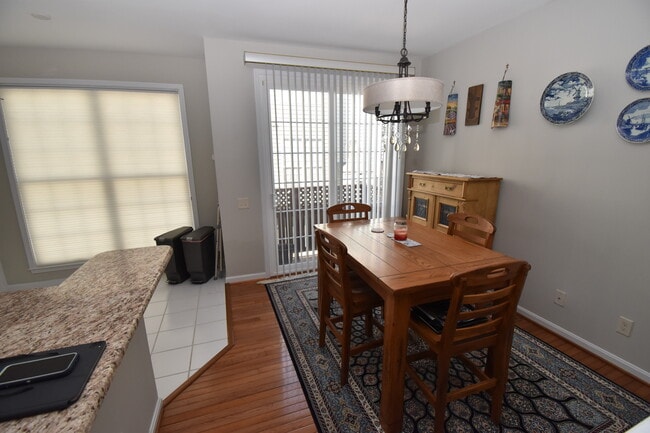 Building Photo - Quantrell Mews