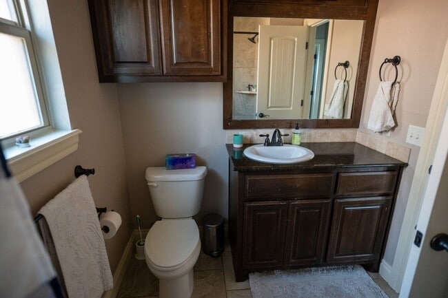 Building Photo - Beautiful Eastlake Home, easy access to Ft...