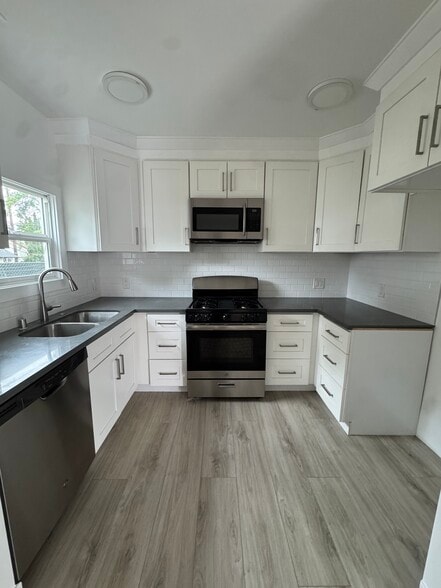 Building Photo - 1820 E Woodbury Rd.