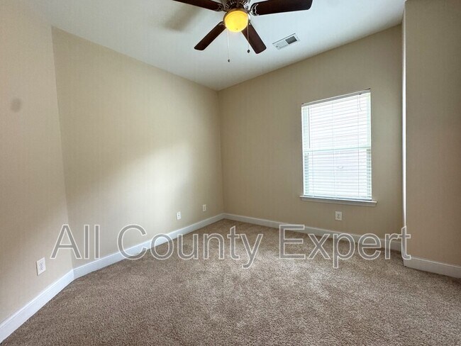 Building Photo - 5065 Rialto Way
