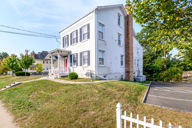 Building Photo - 104 East Ave