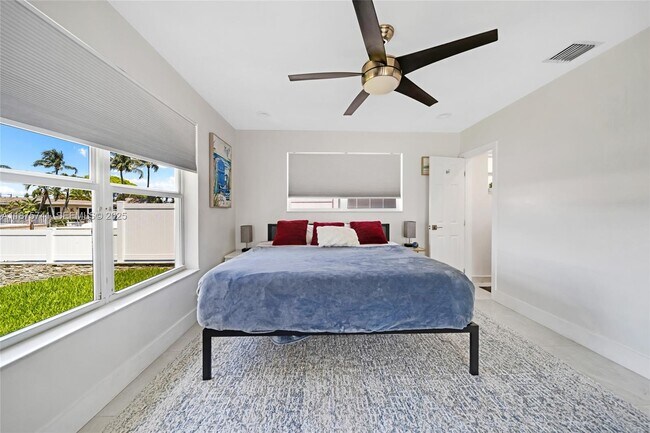 Building Photo - 31 SE 12th St