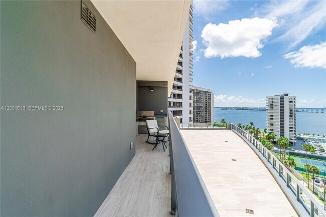 Building Photo - 1451 Brickell Ave