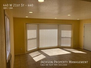 Building Photo - 440 W 21st St